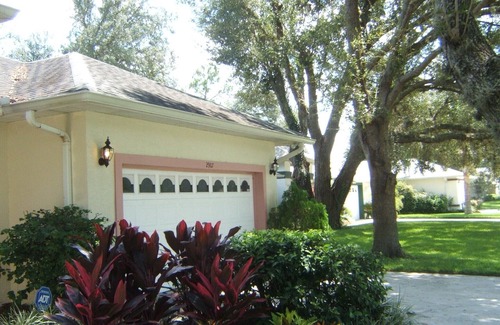 Doral Woods Villa | Relájese en el jacuzzi en nuestro 4 dormitorios, 3 baños en Doral Woods