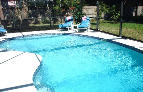 Doral Woods Villa | Relájese en el jacuzzi en nuestro 4 dormitorios, 3 baños en Doral Woods
