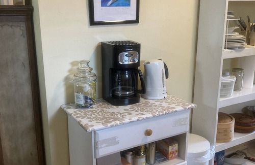 Sparta Apartamento | Relax in Shelley's Glen Guesthouse, a peaceful retreat, only 2 miles from town.