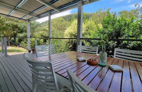 Somerset Dam Casa | Relax in Somerset Dam Village