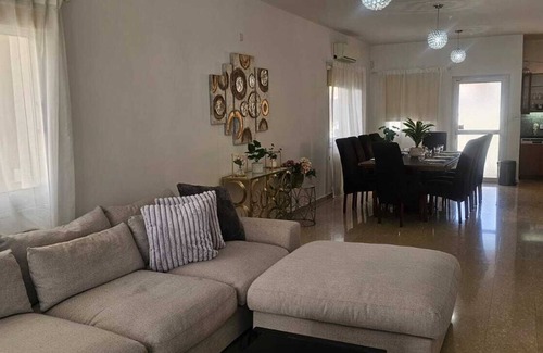 Agios Athanasios Casa | Relax in Style - 4 Bedroom Villa with Private Pool and Garden.