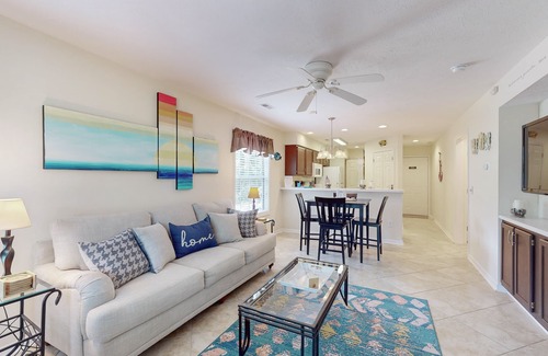 Longs Condominio | Relax in style at Longs Cozy Haven: your comfortable, accessible retreat