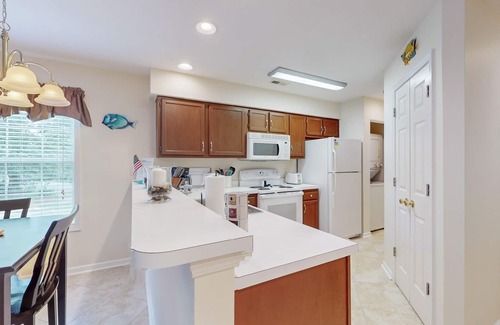 Longs Condominio | Relax in style at Longs Cozy Haven: your comfortable, accessible retreat