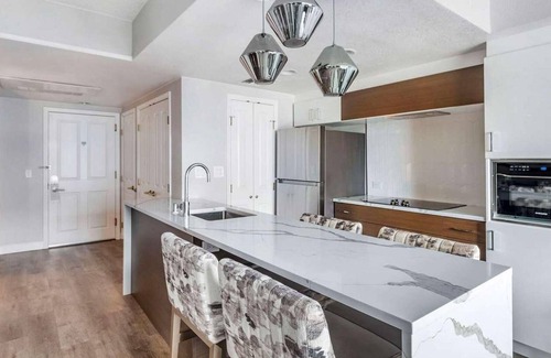 Las Vegas Strip Complejo | Relax in Style Just Off the Strip – Elegant 2-Bd Lock-Off at Flamingo by Hilton