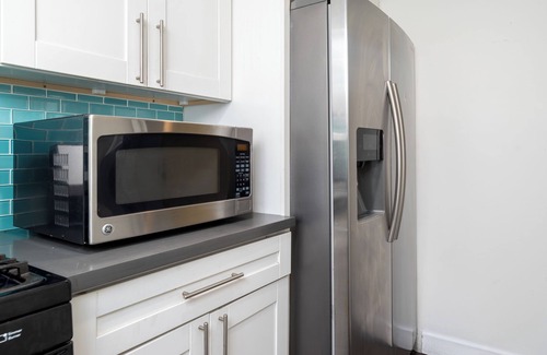 Oakland Casa | Relax in the bay . City View. Free parking on site