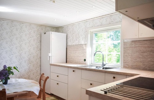 Markaryd Casa | Relax in this beautiful and charming holiday home with a fantastic lake view.