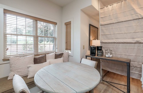 Lake Oconee Apartamento | Relax in this serene environment-golf course views.