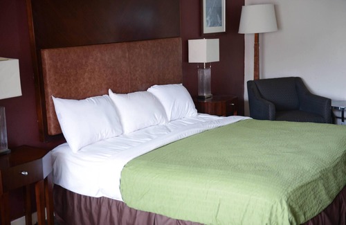 Martinsville Hotel | Relax Inn