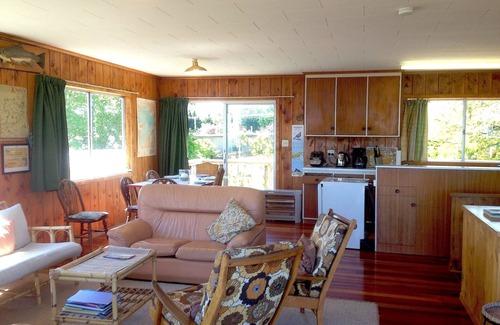 Waitahanui Cabaña | Relájese junto al lago - Five Mile Bay Holiday Home