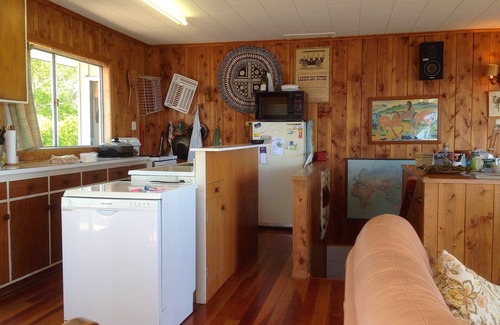 Waitahanui Cabaña | Relájese junto al lago - Five Mile Bay Holiday Home