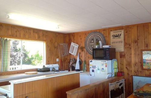 Waitahanui Cabaña | Relájese junto al lago - Five Mile Bay Holiday Home