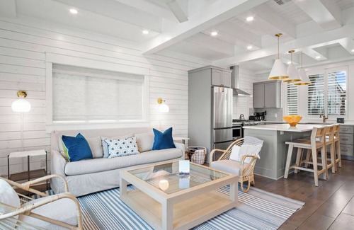 Port Aransas Cabaña | Relax Lakeside in Cinnamon Shore South at Cottage near Infinity Pool & More