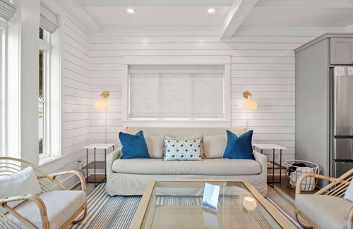 Port Aransas Cabaña | Relax Lakeside in Cinnamon Shore South at Cottage near Infinity Pool & More