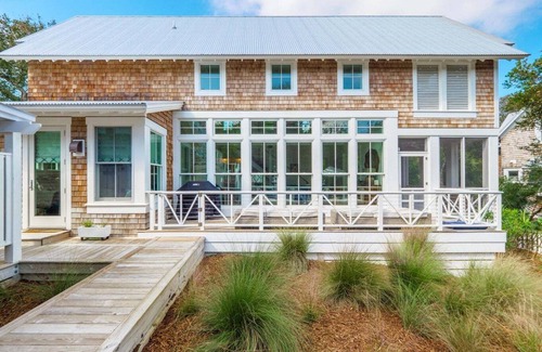 Cape Fear Station Casa | Relax on BHI in a Glam Beach Home in Cape Fear Station Sleeps 8 Both Clubs