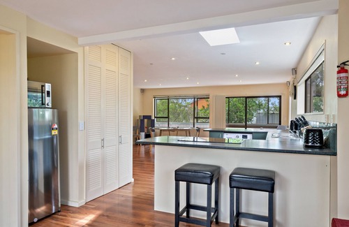 Kapiti Coast Casa | Relax on Queens - Waikanae Beach Holiday Home