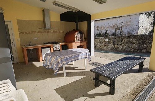 Padornelo Cama Y Desayuno | Relax on this unique and peaceful family getaway.