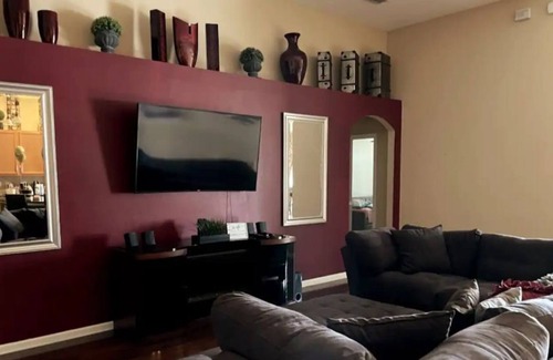 Jacksonville Casa | Relax or entertain at The Beautiful Wild Azalea