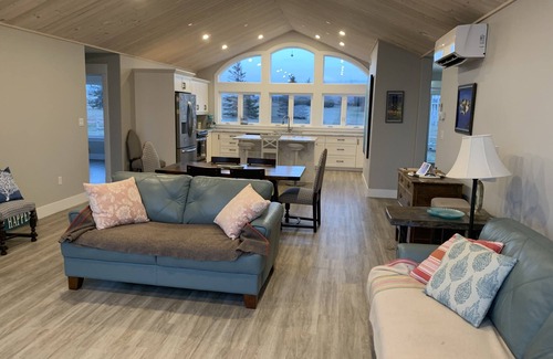 New London Cabaña | Relax overlooking the beautiful New London Bay in our 3 bed, 2 bath cottage