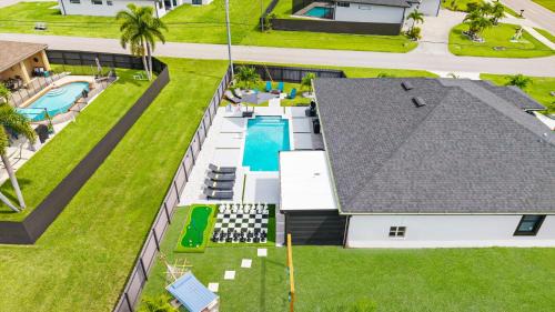 Burnt Store Casa | Relax & Play in Cape Coral Pool BBQ Family Fun
