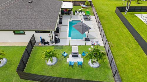 Burnt Store Casa | Relax & Play in Cape Coral Pool BBQ Family Fun
