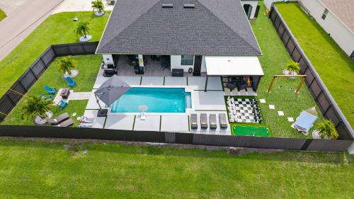 Burnt Store Casa | Relax & Play in Cape Coral Pool BBQ Family Fun