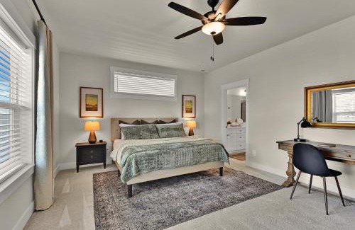 Meridian Casa | Relax Play Mineral Hot Tub, Arcade, Fire Pit Fun