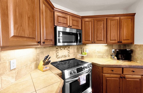 Kingsland Casa | Relax, Play, Repeat! 5 Star Lakefront Retreat - Hot Tub, Dock, Cabana, Game Room