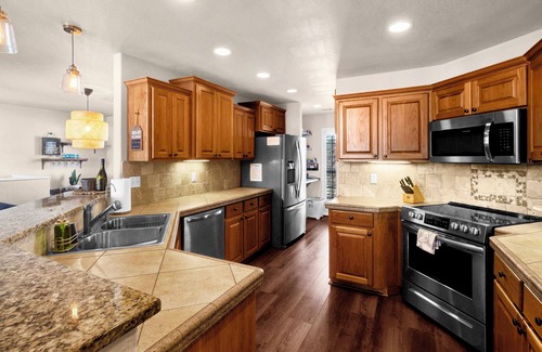Kingsland Casa | Relax, Play, Repeat! 5 Star Lakefront Retreat - Hot Tub, Dock, Cabana, Game Room