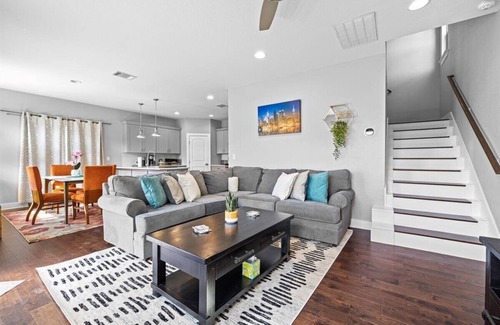 Highland Casa | Relax & Recharge - 3 BR in North Central Austin