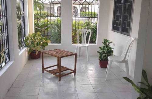 Spanish Town Zone Casa | Relax & Recharge in Spanish Town – 2BR Oasis w/ Hot Tub, AC & Wi-Fi