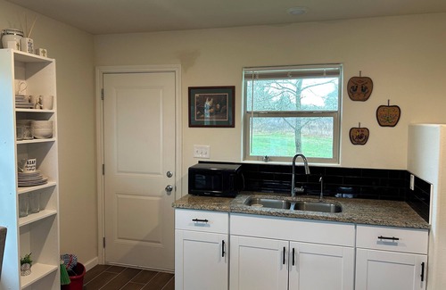 Paige Cabina | Relax & Recharge in Paige, Tx - 15 Acres, Fishing, and Farm Animals Await