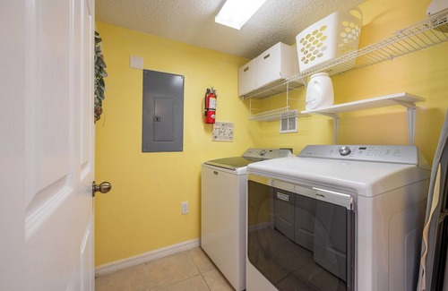 Lake Berkley Casa | Relax & Recharge: Stylish Villa w/ Resort Amenities