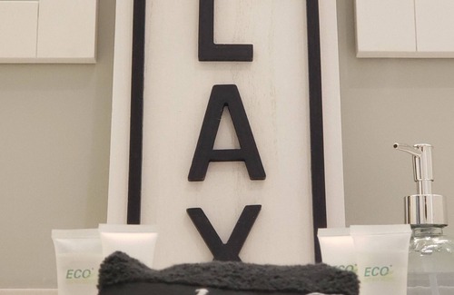 Charlotte Casa | Relax, Recharge, & Unwind |45 mins from Nashville | 20 minutes to Dickson