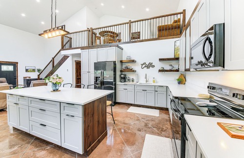 Boundary County Cabaña | Relax, Reconnect & Explore: Modern Idaho House!