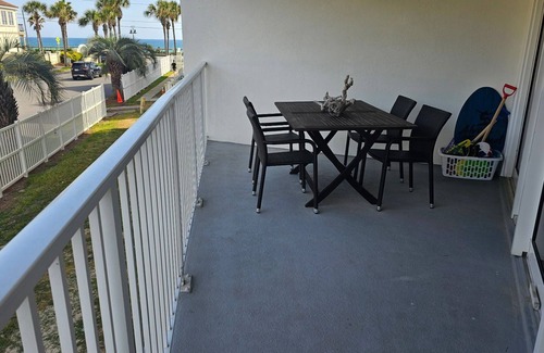 Miramar Beach Condominio | RELAJARSE Y REFRESCARSE en Maravilla # 1203, 3Bdrm 2Bath BEACH SERV para 4 RECIENTEMENTE REMODELADOS