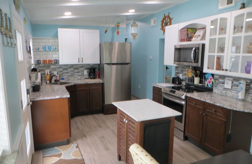 West Panama City Beach Cabaña | Relax,Refresh,Enjoy this 2 bedroom cottage 2 blocks to Beautiful Laguna Beach