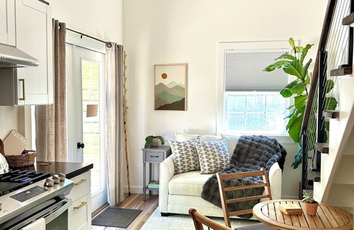 Dunlap Apartamento | Relax, rejuvenate, disconnect, and feel restored at REST on Fredonia Mountain