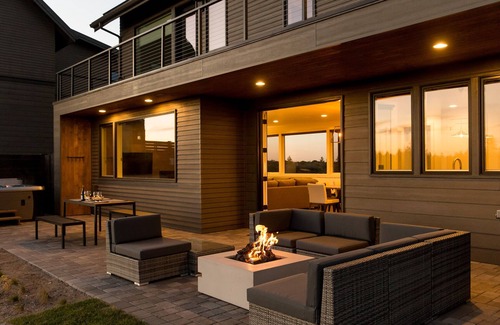 Bend Casa | Amplio, moderno hogar | Bañera de hidromasaje | Todos los baños en suite | Patio | Barbacoa | Firepit