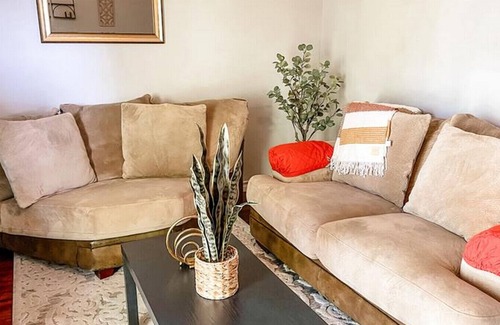 Central City Apartamento | Relax & Unwind: Convenient Commute Access