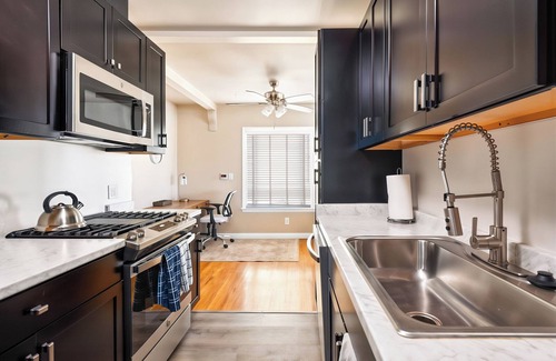 Silver Strand Casa | Relax & Unwind! Funky Beach House 1/2 Block to Sand, Dogs Welcome, Huge Patio!