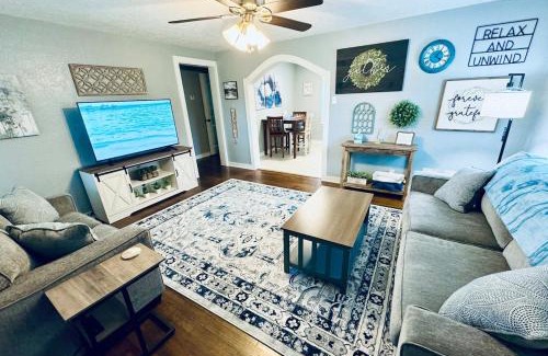 Nederland Casa | Relax & Unwind in 2BR 1BA Home in Quiet Neighborhood