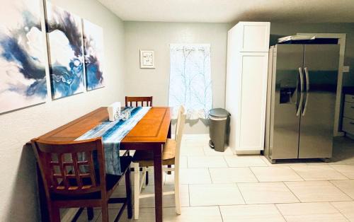 Nederland Casa | Relax & Unwind in 2BR 1BA Home in Quiet Neighborhood