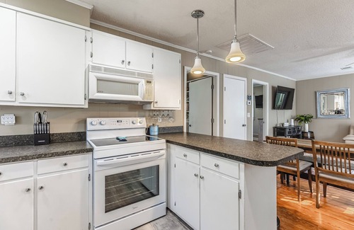 Ocean Isle Beach Casa | Sun, Sand & S’mores – Dog-Friendly OIB Stay
