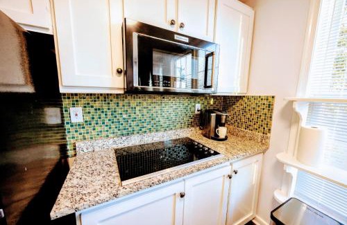 Arlington Casa | Relax with our 2BR Retreat! Minutes to DC and Pet is Ok! BBQ and Free Parking