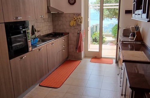 Galbato Casa | Relax with sensational views of the sea and mountains