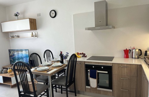 Għadira Apartamento | Relax with the whole family at this peaceful place to stay