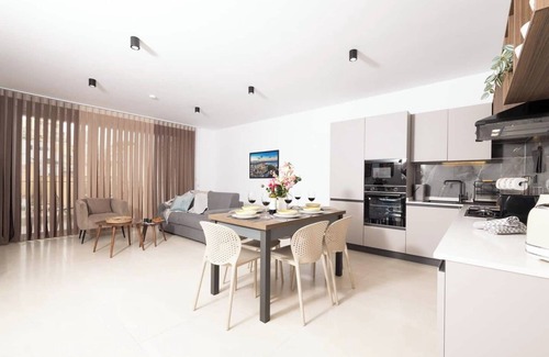 Mellieħa Heights Apartamento | Relax with the whole family at this peaceful place to stay