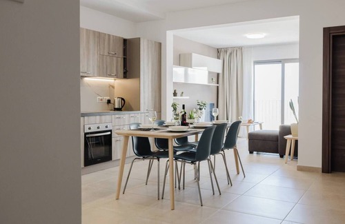 Mellieħa Heights Apartamento | Relax with the whole family at this beautiful place to stay! We offer a beautiful apartment for rent in Mellieha, furnished with love right next to of the most beautiful Bays of the Island (Ghadira Bay, Golden Bay, Paradise Bay, and Comino). T