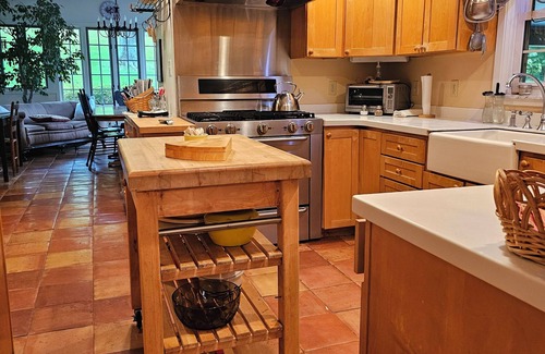 Armbrust Casa | Four Bedroom With Heated Swimming Pool Between Laurel Highlands & Pittsburgh