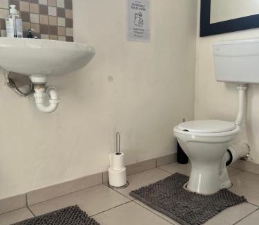 Trawal Casa | Relaxa Sleep & Go - Self Catering Accommodation